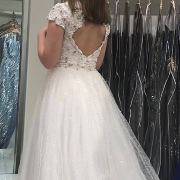 Sherri Hill white gown.  Size 0. - Picture 2 of 6